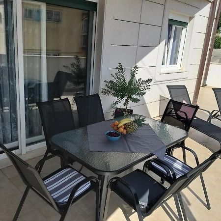 3 Bedroom Apartment With Terrace And Free Parking Split Exterior photo