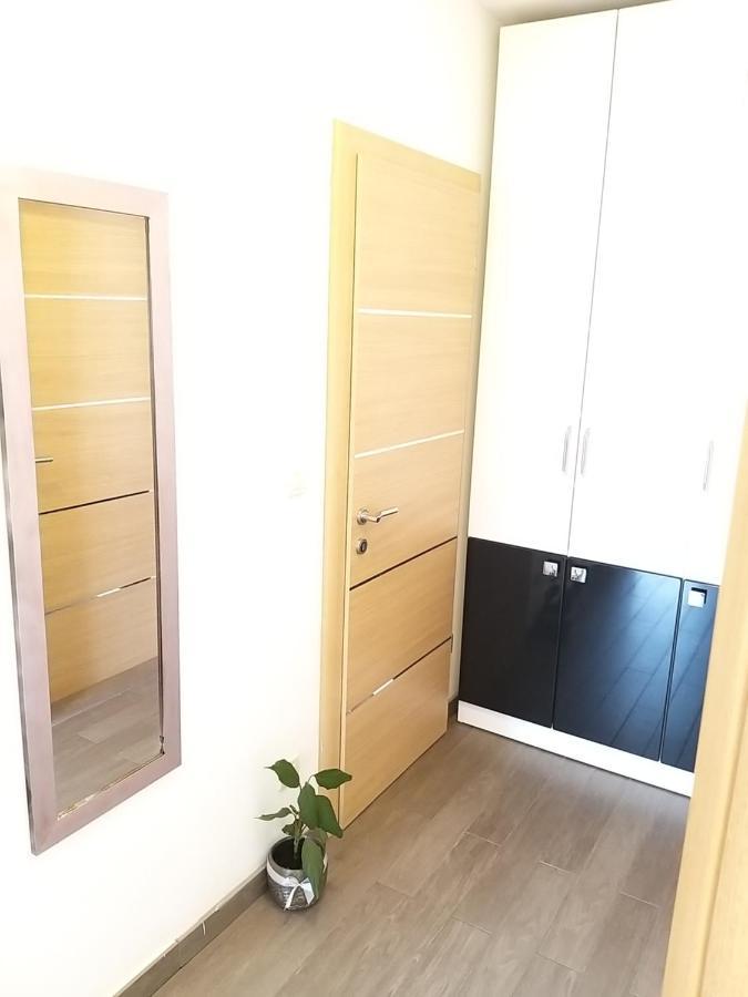 3 Bedroom Apartment With Terrace And Free Parking Split Exterior photo